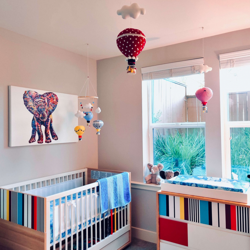 latające balony w pokoju dziecka